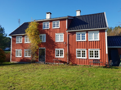 Lensmannsgården ble oppført på 1600-tallet, og settes nå i stand med støtte fra Kulturminnefondet. Foto: Privat