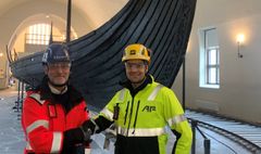 Statsbyggs byggherredirektør Marius Tunstad og AF Byggfornyelse-direktør Birger Kristiansen. Foto: Statsbygg.