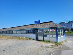 Undergang og busstopp like ved Ishavsbyen videregående skole. Foto: Statens vegvesen.