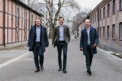 F.v. Erik Botnevik, Norges-ansvarlig i Infranode, Martin S. Lundby, Visekonsernsjef og konserndirektør vekst og investeringer i Hafslund Eco, og Jon Vatnaland, Senior Partner i HitecVision.