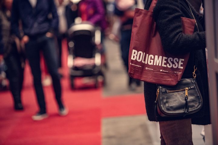 Ved hjelp av gode smitteverntiltak, blir Boligmesse avholdt også høsten 2020. Her fra Telenor Arena høsten 2019. Foto: Bård Gundersen