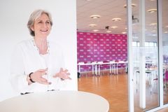 Med et miljøfond oppnår vi både å oppfylle EUs emballasjedirektiv, og vi får et kraftfullt verktøy for å gjøre gode miljøtiltak, sier administrerende direktør i Virke, Vibeke Hammer Madsen.