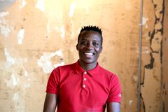 Cris Gera fra Zimbabwe, en musiker på flukt, går nye veier.