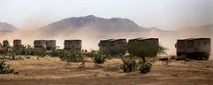 Nobels fredspris til Verdens matvareprogram?  WFP er på listen til PRIO-direktør Henrik Urdal i år. Dette bildet viser en konvoi WFP-lastebiler på vei fra El Fasher til Shangil Tobaya i Nord-Darfur. Foto: Albert Gonzalez Farran / UNAMID.