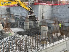 Nærmere 240 pæler, 460 fjellbolter og 700 kubikkmeter betong er gått med i prosessen til grunnarbeidene.
Foto: Oslobygg KF