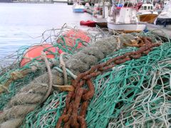Miljødirektoratet anbefaler at det innføres produsentansvarsordninger for utstyr som inneholder plast fra fiskeri, akvakultur og fritidsfiske. Foto: Svein Magne Fredriksen/Klima- og miljødepartementet.