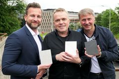 Alexander Egeberg, Gøran Karlsen og Henning Austad gleder seg til å lansere et nytt fasadeprodukt.