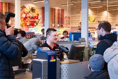 Fredag overrasket Hjemmet Sondre på jobb. (Foto: Gry Traaen)