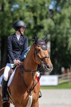 -Echo gjør alt for meg, han er bare verdens beste hest og så spesiell for meg på alle måter, sier Marie Valdar Longem. (Foto: Norges Rytterforbund)