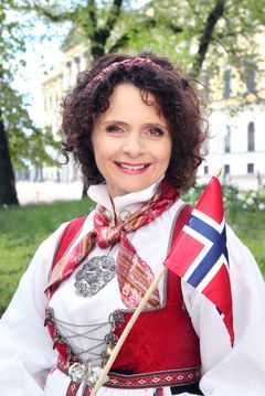 Nadia Hasnaoui er et kjent ansikt for TV-seerne. Nå er hun prosjektleder for Idrettsgallaen for andre år på rad. Foto: Ole Kaland/NRK