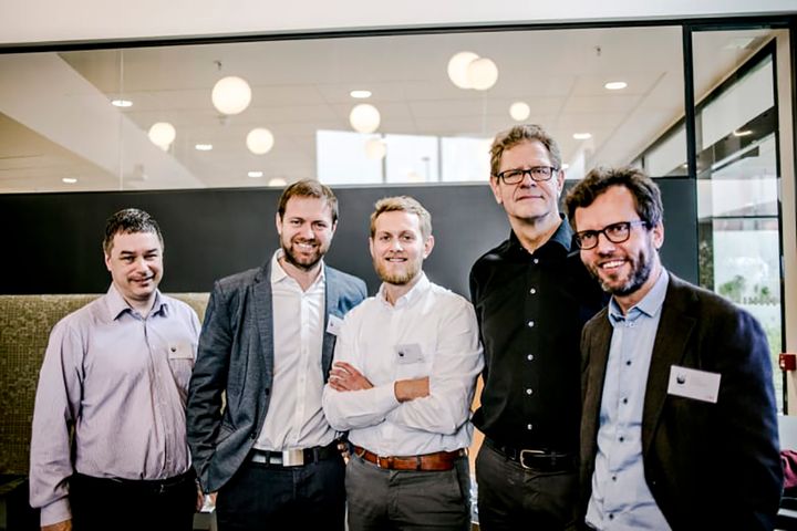 Foredragsholderne under byfrokosten. Fra venstre: Endre Angelvik (Ruter), Andreas Halse (Samferdsels- og miljøkomiteen i Oslo), Jesper Vesøen (COWI), Gunnar Johansson (IBM Norge) og Bernt Sverre Mehammer (COWI).