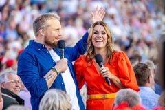 ALLSANG PÅ GRENSEN: Stian Thorbjørnsen og Katrine Moholt. Foto: Thomas Andersen/ TV 2