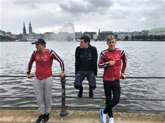Kristian Blummenfelt, Gustav Iden og Casper Stornes er på plass i Hamburg. Dagen før konkurransen er de offensive og tror på gode resultater.