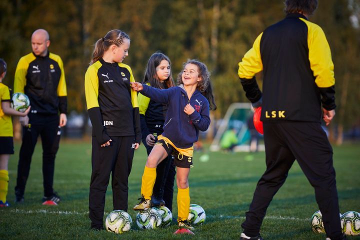Stadig flere jenter rekrutteres til norsk idrett. Foto: Eirik Førde / Idrettsforbundet