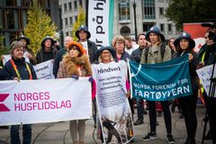 I dag var frivilligheten samla til massemønstring for full momskompensasjon foran Stortinget. (Foto: Birgitte Heneide, Frivillighet Norge)