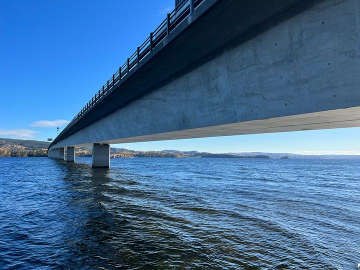 Det skal gjennomføres vedlikehold på Mjøsbrua.