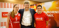 På bildet: Jacob Schram (Europasjef i Circle K), Tori S. Halvorsen (Ullern Basket) og Stian Mjøs (Bærum Basket).