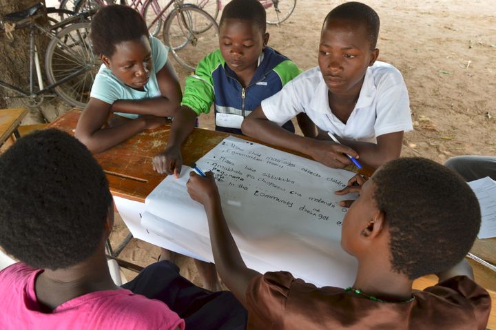 En felles rapport fra Norad og Plan er basert på konsultasjoner med 200 barn i Malawi og Zambia fra områder med en svært høy andel barnebruder. Barna deler sine erfaringer knyttet til barneekteskap, og kommer med anbefalinger til hvordan man skal få bukt med praksisen. Foto: Katrine Sviland/Plan Norge