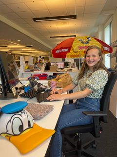 En ANDerledes dag på jobben for 14 år gamle Berit Marie Thorsen Stokkeland fra Skien er 14 år og sjef for Donald Duck & co.
