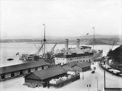 AMERIKALINJEN: Stavangerfjord ved Skur 38, 1922. Foto: Anders Beer Wilse/Oslo Museum.