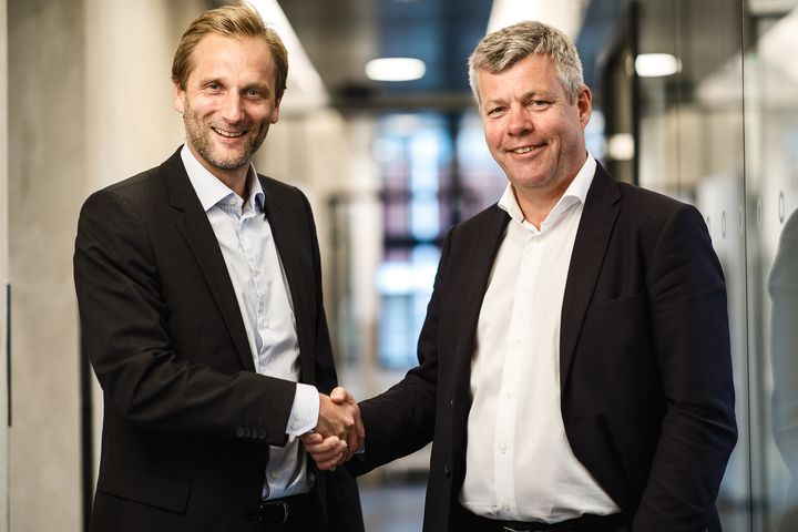 Sverre Helno (57) blir ny administrerende direktør for Møller Mobility Groups samlede forhandlervirksomhet, Møller Bil, i Norge, Sverige og Baltikum. Her med konsernsjef Petter Hellman (tv).