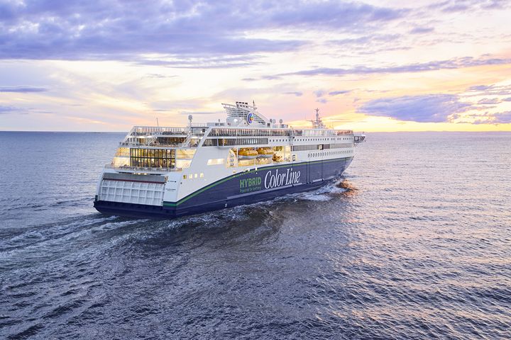 I 2019 lanserte Color Line verdens største plug-in hybridskip. M/S Color Hybrid går i fast rute mellom Sandefjord og Strømstad. Foto: Octocopterfilm Glenn_Walmann