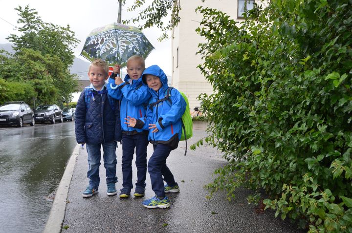 Mange barn og unge er på vei til et nytt skoleår. Kjør forsiktig! Foto: Heidi Tofterå Slettemoen/Frende Forsikring.