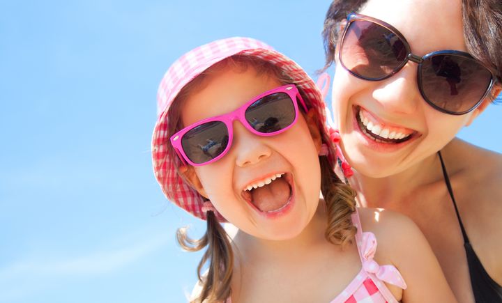 Barns øyne er mer utsatt for solstråler og varige synsskader. Foto: Shutterstock/NTB