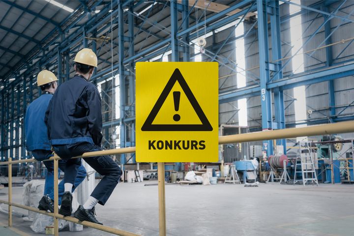 Tall fra Bisnode viser at konkurser har økt med 12,4 prosent siste måned, mens færre bedrifter er tvangsavviklet.
