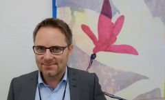 GODT I GANG: Fagansvarlig Per Håkon Sand ved Politihøgskolen er i gang med å ta imot studenter til piloten for begrenset politimyndighet. En ny og helhetlig utdanningspakke er nå på plass. Foto: Runar Kvernen