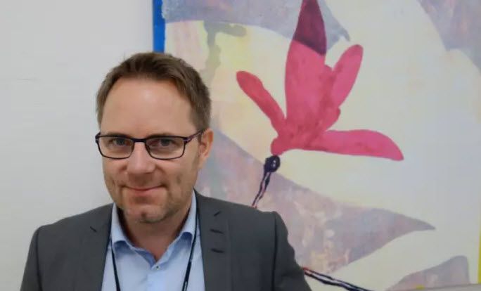GODT I GANG: Fagansvarlig Per Håkon Sand ved Politihøgskolen er i gang med å ta imot studenter til piloten for begrenset politimyndighet. En ny og helhetlig utdanningspakke er nå på plass. Foto: Runar Kvernen