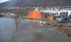 Flaum i Voss sentrum desember 2015. Foto: NVE