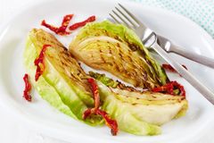 Nykål på grillen er en lekkerbisk som vi lover du vil elske.