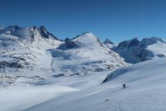 Det er lite snø i Hurrungane, Vest Jotunheimen i år. Foto: Jostein Aasen, NVE