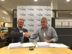 Fra venstre: Adm. dir Kenneth Brandsås i NTE Energi og prosjektsjef Magnar Myklatun i Skanska