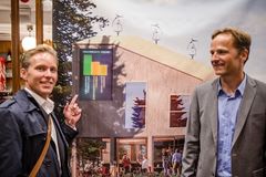 fv Hans Jacob Låhne og Jørn Hynne: Eiendomsutviklerne i North Bridge/ Sollihøgda eiendom har samlet grunneierne og politikere rundt en felles miljøvisjon for den nye byen – og ønsker å realisere Europas første plussby – en by som bygges med miljøvennlig og smart teknologi fra starten av, og som produserer mer energi enn den bruker