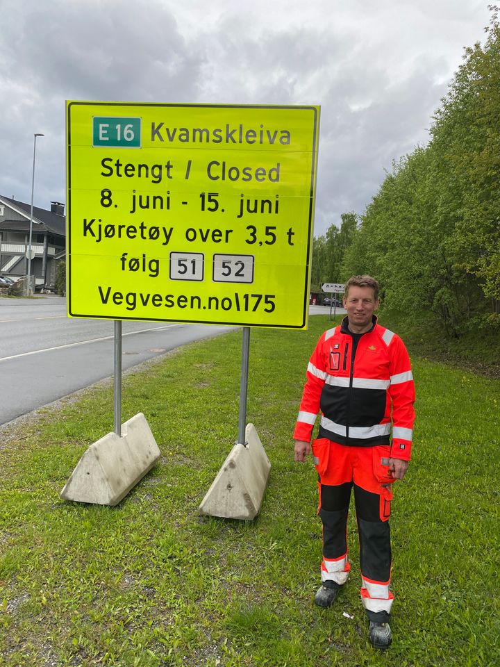 Statens vegvesen og Hæhre Entreprenør stenger E16 øst for Kvamskleiva i en uke fra onsdag 8.juni. Byggleder Edvin Rye i Vegvesenet sier det blir lokal omkjøring for kjøretøy under 3,5 tonn.