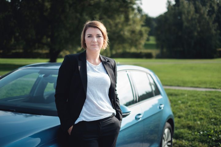 For tidlig å si hvordan koronapandemien påvirker elbilsalget, mener Christina Bu i Norsk elbilforening (foto: Norsk elbilforening/Aksel Jermstad)