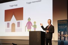 Rolf Søtorp i Brannvernforeningen skal dele ut 500 000 kroner til innovativ brannforebygging.