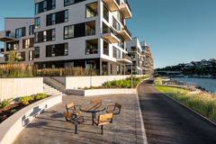 Dette området i Stavanger ble tidligere brukt til godsvirksomhet. Nå transformeres det til et attraktivt boligområde, rett ved Paradis stasjon. Foto: Terje Borud