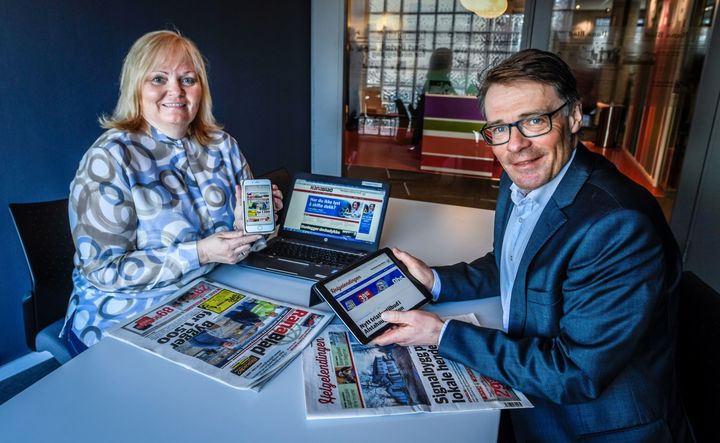 Sammen med de ansatte i Amedias aviser på Helgeland tar nå Marit Ulriksen, sjefredaktør i Rana Blad, og Geir Arne Glad, sjefredaktør/adm.dir. i Helgelendingen, nye steg i digital retning. Foto: Øyvind Bratt, Rana Blad