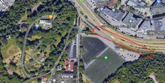 Bildet viser området arbeidet skal foregå i og markeringen i rødt viser hvor den nye løsningen skal etableres. Bilde: Google Maps.
