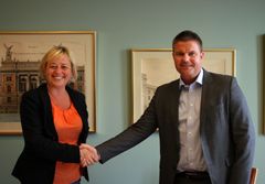 Hilde Nordskogen, fung. administrerende direktør i Statsbygg og Anders Danielsson, administrerende direktør i Skanska Norge AS.