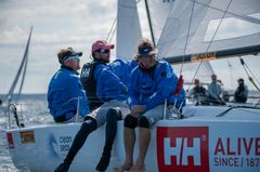 NM-GULL: Anders Pedersen, som vanligvis seiler alene, deltok i NM i J/70 der han tok gull sammen med tre lagkamerater. [Foto: Morten Jensen]