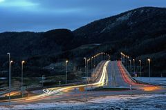 Gang- og sykkelbanen på Tverlandsbrua på riksvei 80 blir stengt om natta fra tirsdag til torsdag. Foto: Torbjørn Braset.