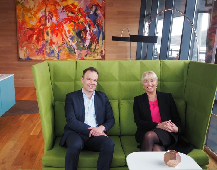 Tomas Norvoll, fylkesrådsleder i Nordland og Monica Ahyee, direktør i Innovasjon Norge Nordland, oppfordrer nordlandsbedrifter til å bli en del av The Explorer. Foto: Evgenia Marvold/Innovasjon Norge.