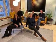Fra rommet – Tverrfaglig team. 
Fra venstre: Åsmund Eikenes, Merete Bertheau, Thiago Freitas, Elin Skogstad, Anne Zanussi, Kjersti
Nordskog, og Gjermund Lanestedt. Foto: Frida Klockmann