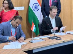 Beyonder signerer med Tata Consulting Services. Foto: Innovasjon Norge
