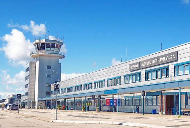 Ålesund lufthavn, Vigra.