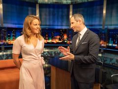 Helene Olafsen og Stian Blipp tar over Senkveld fra høsten på TV 2. Da blir det "Senkveld med Stian og Helene". Her er Helene sammen med Harald J. Rønneberg. Foto: Jan-Petter Dahl, TV 2.